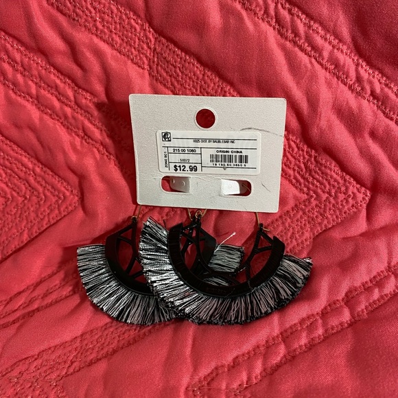 NWT SUGARFIX BY BAUBLEBAR BLACK AND WHITE EARRINGS - Picture 2 of 4